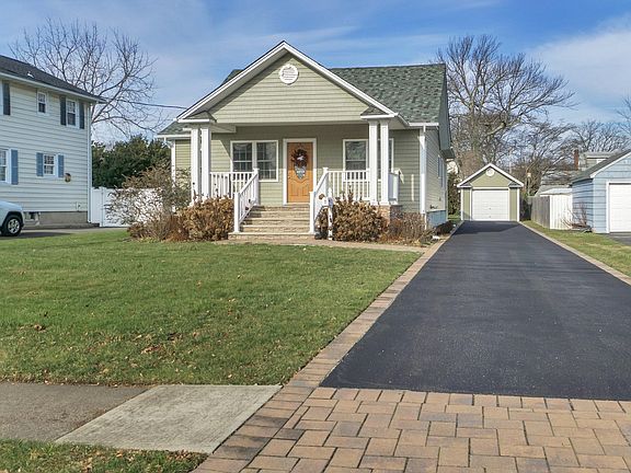 2nd image of 7 Garden Pl