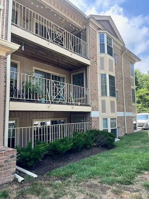 3 bed, 1218 sqft, $2,850 — Photo 3