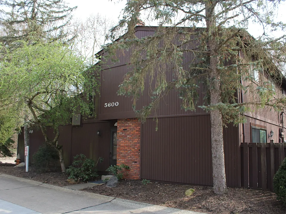 5600 Barton Rd #106