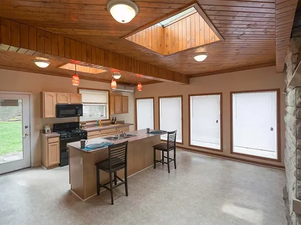 Stone Mansion, 321 N Washington St #3009c7655, Bloomington, IN 47408