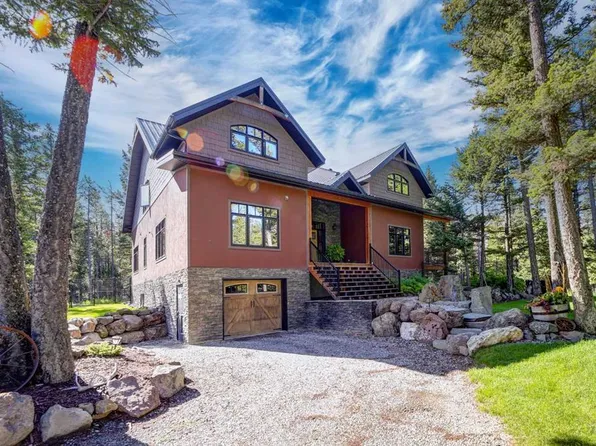 2411 W 63rd St, Crowsnest Pass, AB T0K 0M0