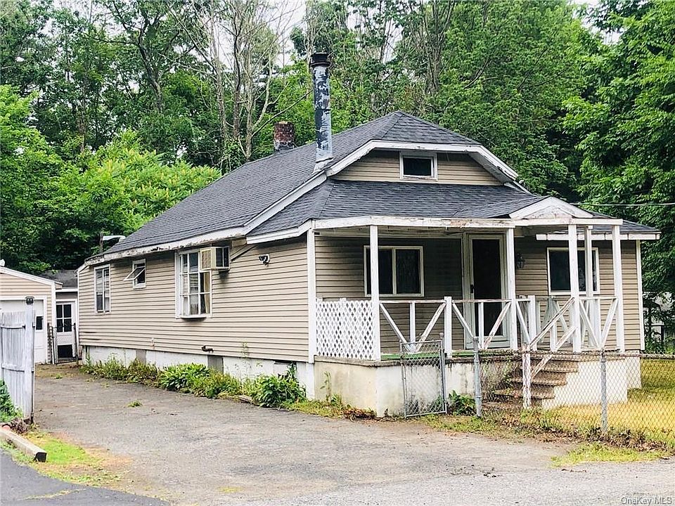 1st image of 1026 State Highway 211 W