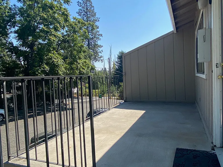 354 Pleasant St — Photo 3