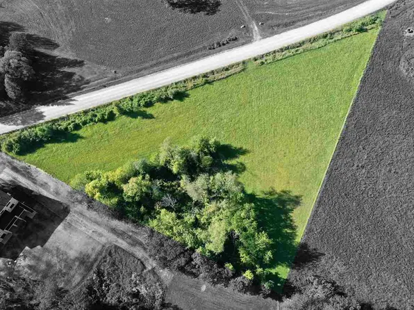 1192 T Ave, Amana, IA 52203