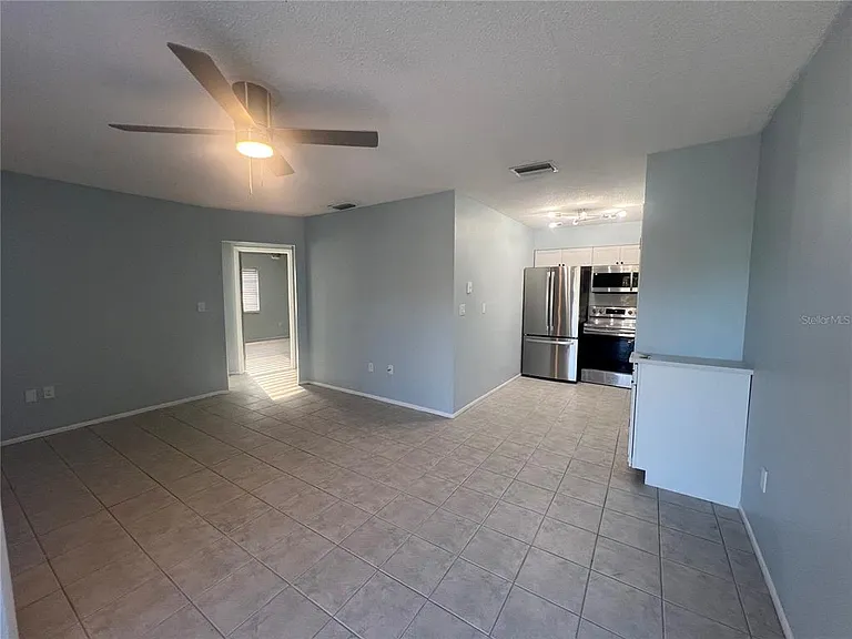 810 Kings Ct #D — Photo 3