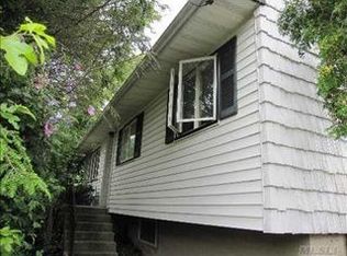 59 Mooney Pond Rd, Selden, NY 11784