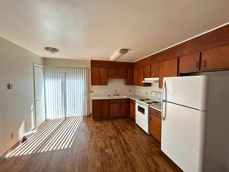 2831 Stanford Rd — Photo 6