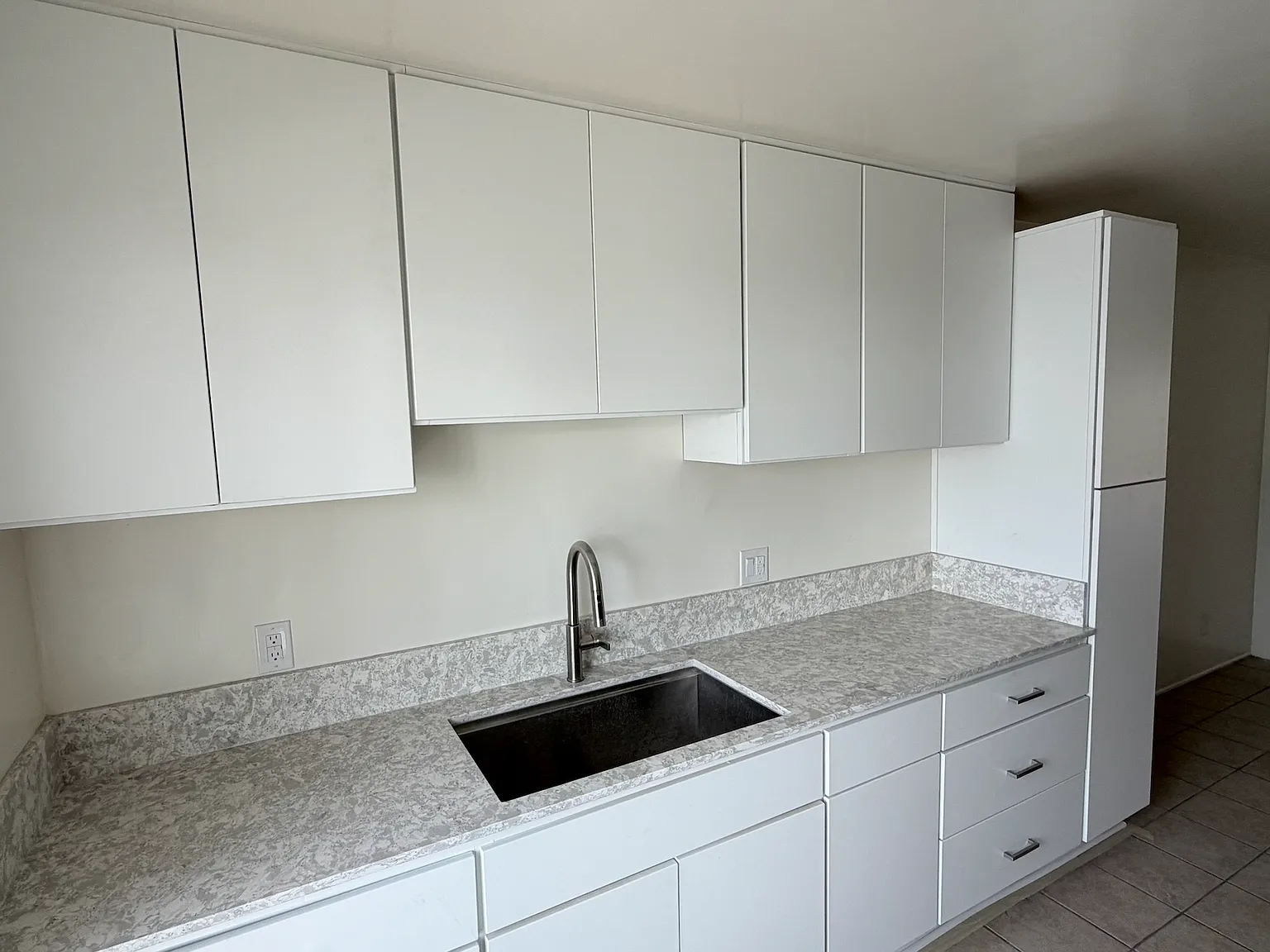 1 bed, 850 sqft, $2,600 — Photo 2