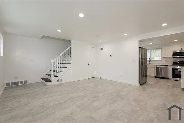 2 bed, $1,950 — Photo 2