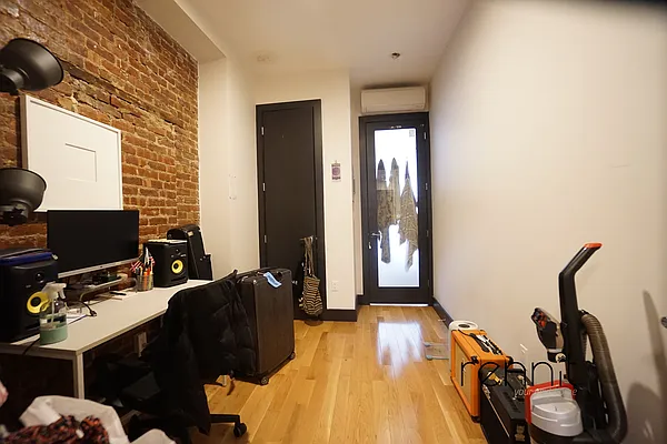 Rented by Rennit Inc. | media 13