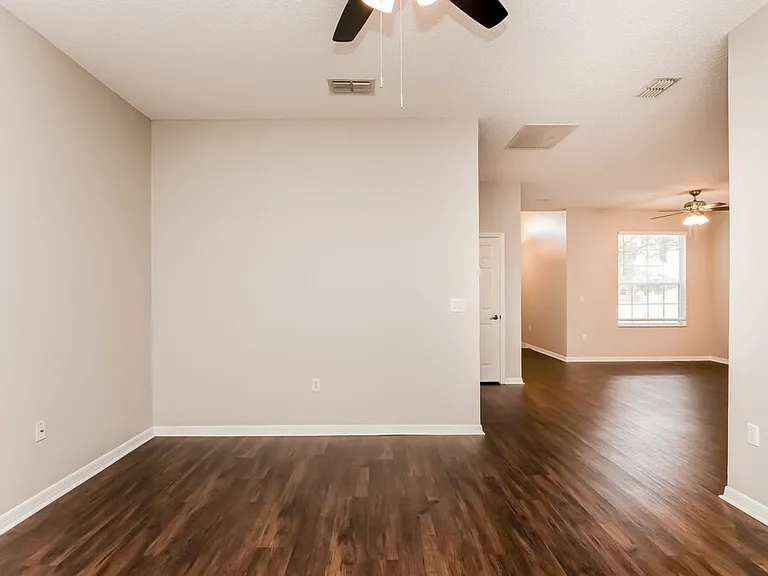 233 Bluff Pass Dr — Photo 6