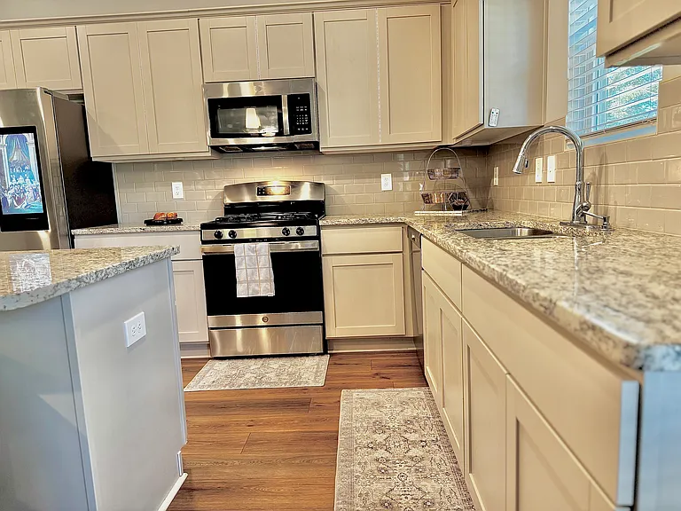 2049 Mayfair Mill Ave — Photo 10