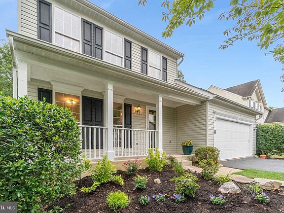 5th image of 3709 Carlyle Ct