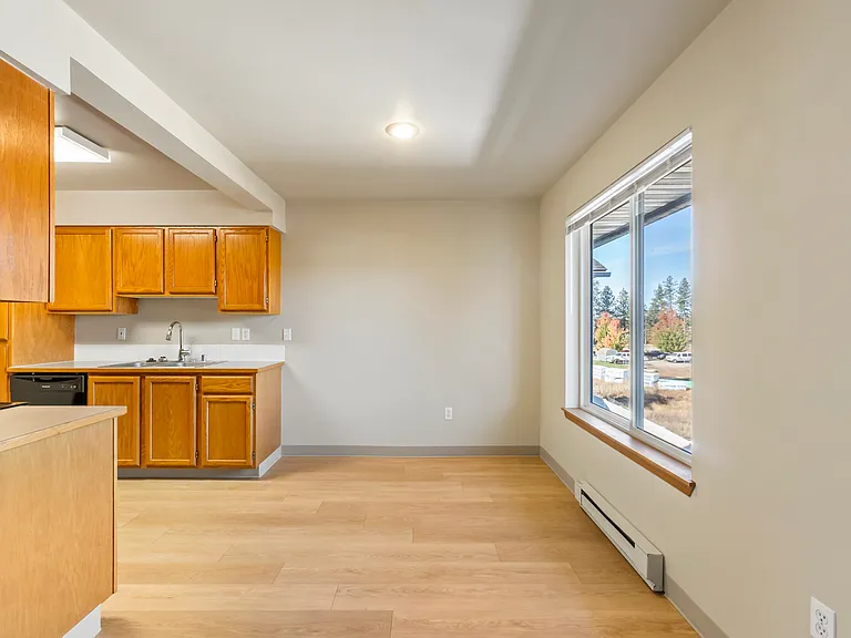 Ashton Apartments — Photo 65