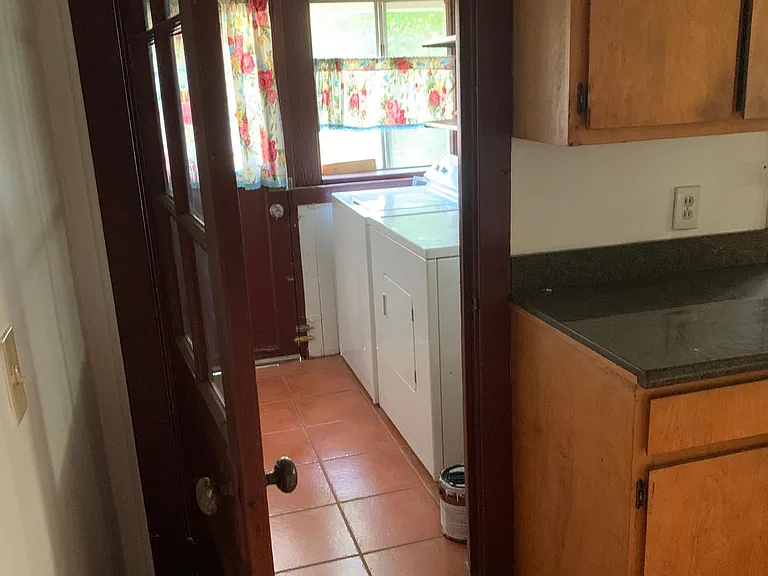 2314 E St — Photo 14