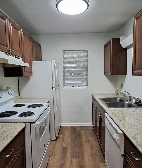 3925 SW 26th Ter — Photo 7