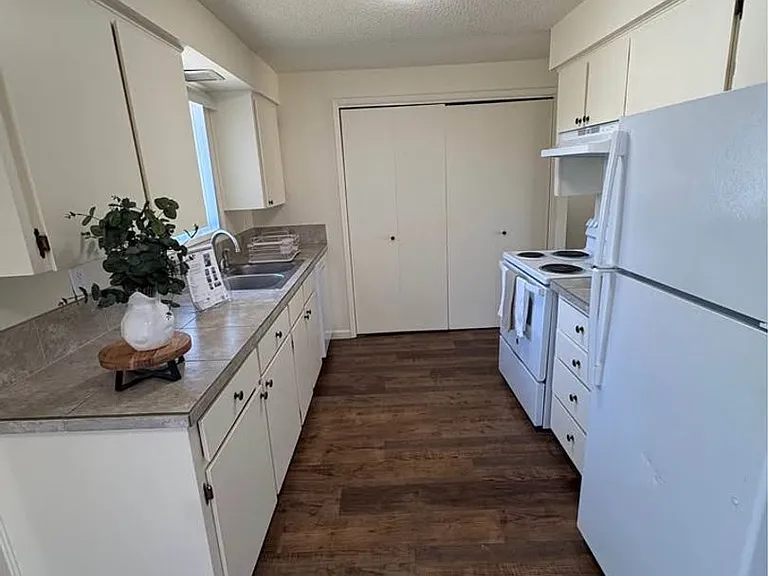 Ava Apartments — Photo 1
