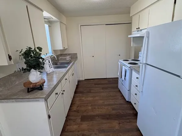 Ava Apartments, 1208 Newberg Hwy #104-B, Woodburn, OR 97071