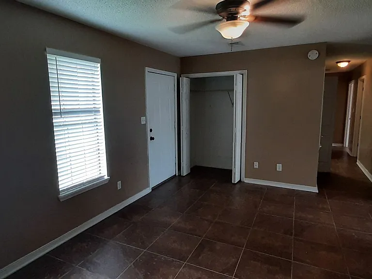 304 Ray St — Photo 10