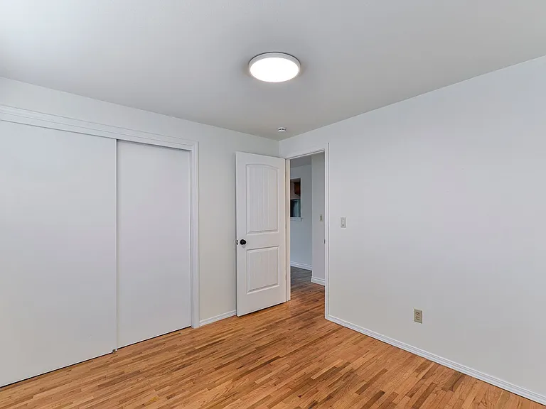 1516 Jones Ave NE — Photo 14
