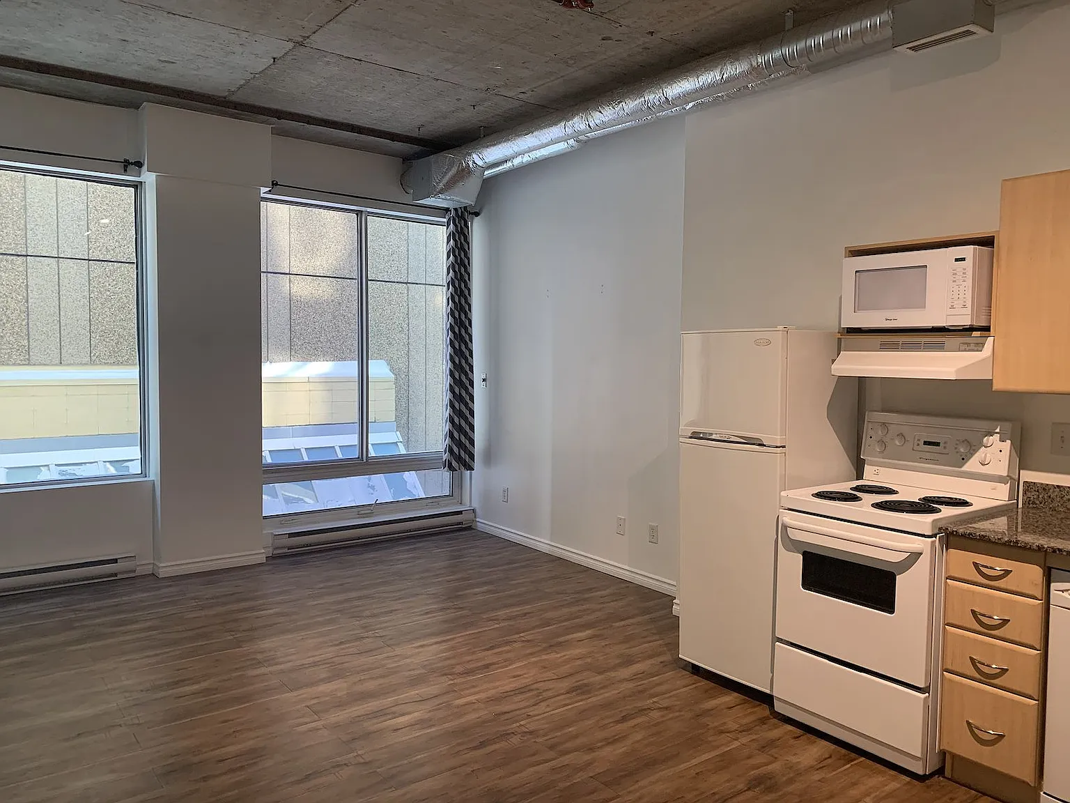 10024 Jasper Avenue 407, Edmonton, Alberta, Canada, T5J 1R2 — Photo 2