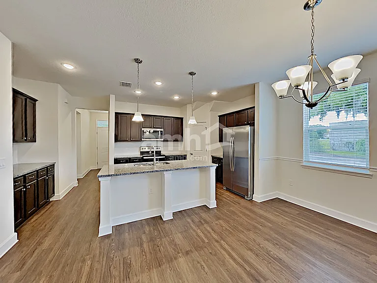 2429 Park Ave — Photo 3