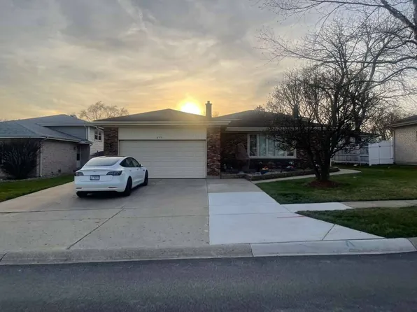 852 Tonne Rd, Elk Grove Village, IL 60007