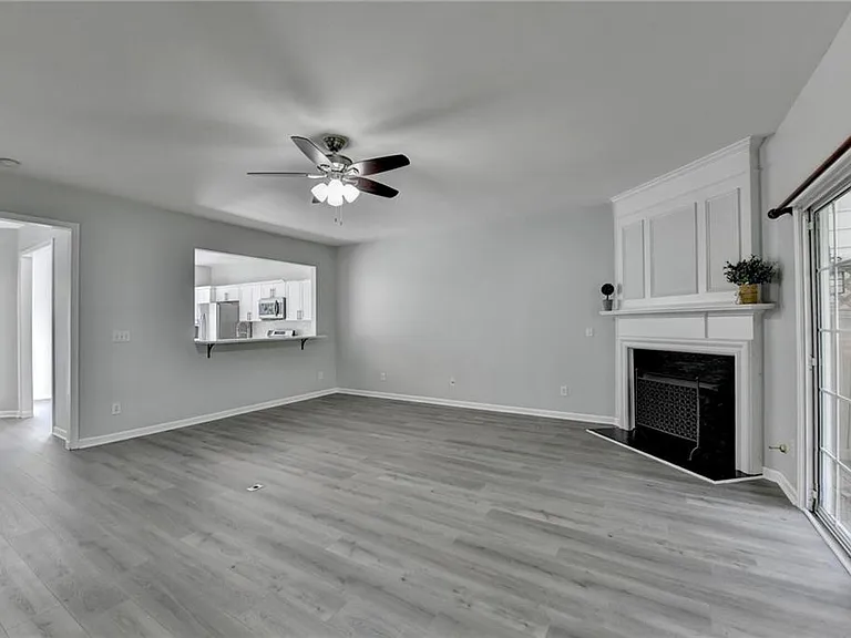 3977 Howell Park Rd — Photo 13