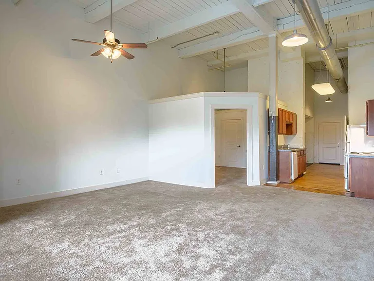 Kemper Lofts Apartments — Photo 8
