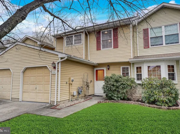 20 Hanover Ct, Bordentown, NJ 08505