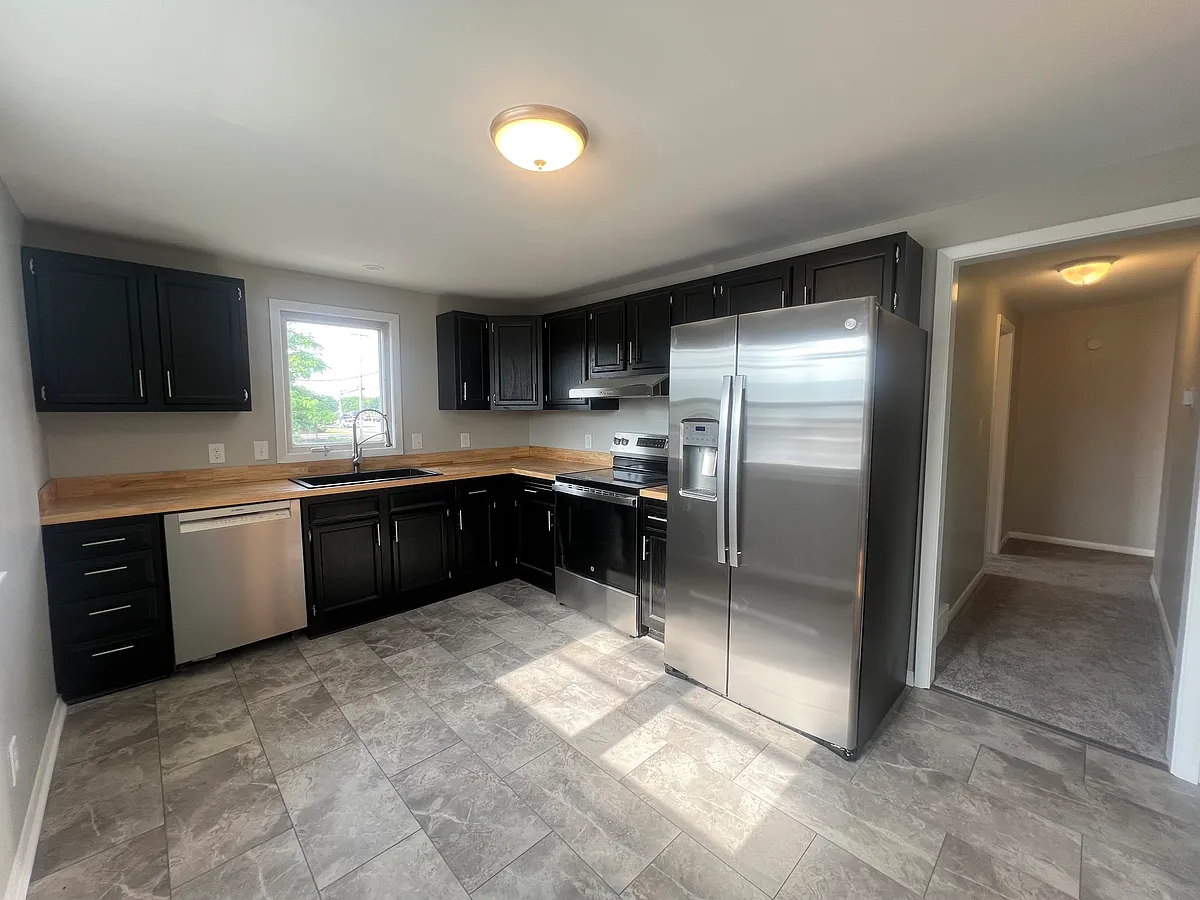 Kitchen - 5661 Transit Rd #1