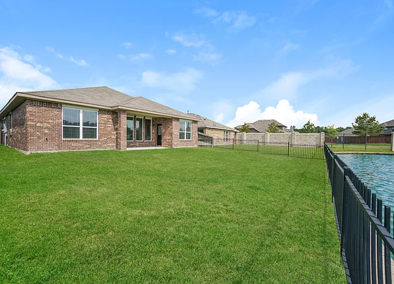 29607 Clover Shore Dr — Photo 5