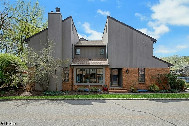1st image of 21 Shelley Pl