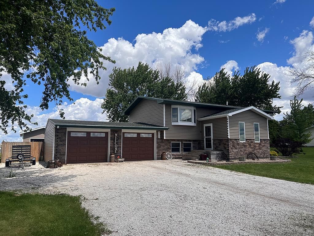 800 Commercial St, Farnhamville, IA 50538 MLS 23651 Zillow