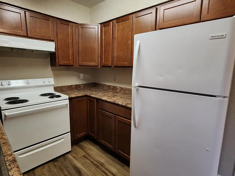 1725 SW 69th Way — Photo 6