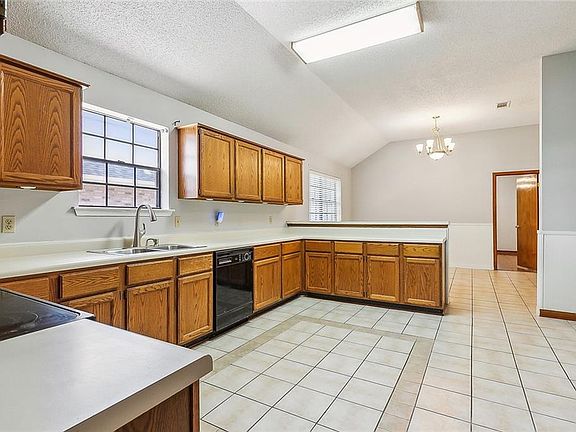 4th image of 2216 Laurel Valley Dr