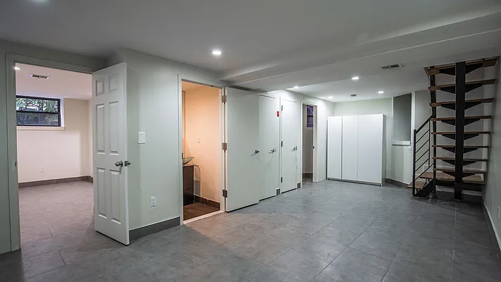 Rented by Nooklyn NYC LLC | media 19