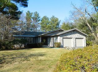 10 Robin Hood Rd, Windham, NH 03087