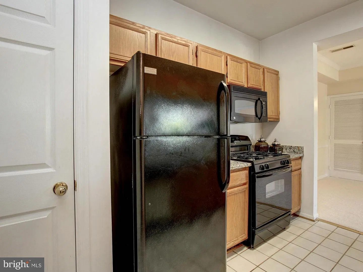 2 bed, 1033 sqft, $2,500 — Photo 4
