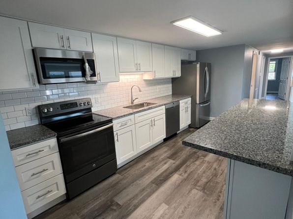 977 Erie Rd APT A