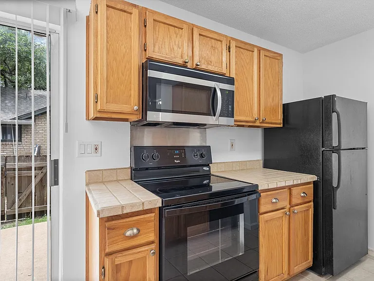 1015 E Yager Ln #79 — Photo 9