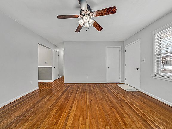 4th image of 2409 Rollingwood Dr