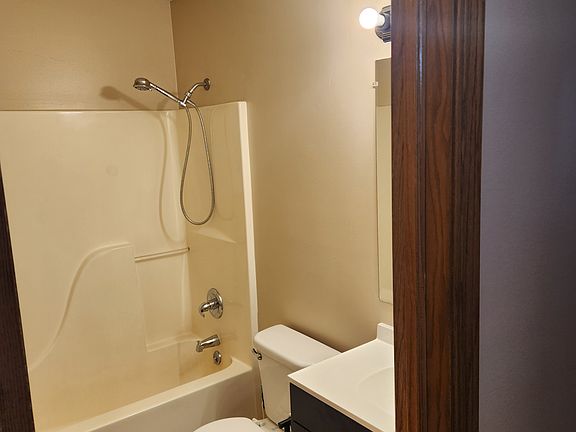 5th image of 2303 N Parkridge Ct
