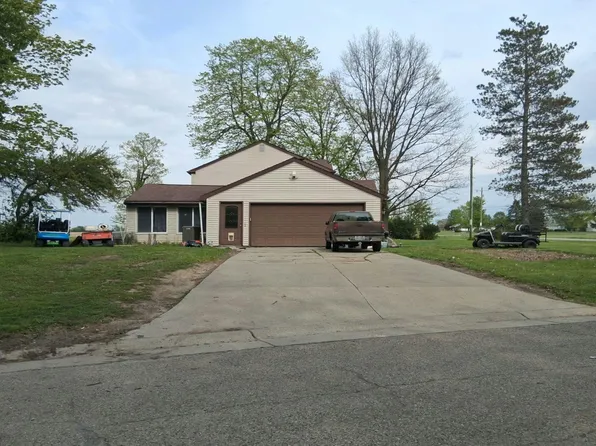 147 Oak Meadows Dr, Bryan, OH 43506