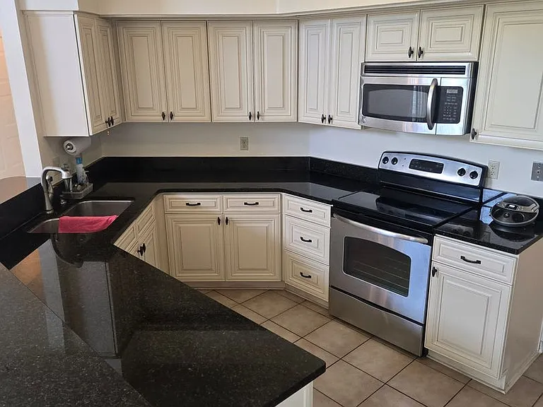 838 Honolulu Woods Ln — Photo 3