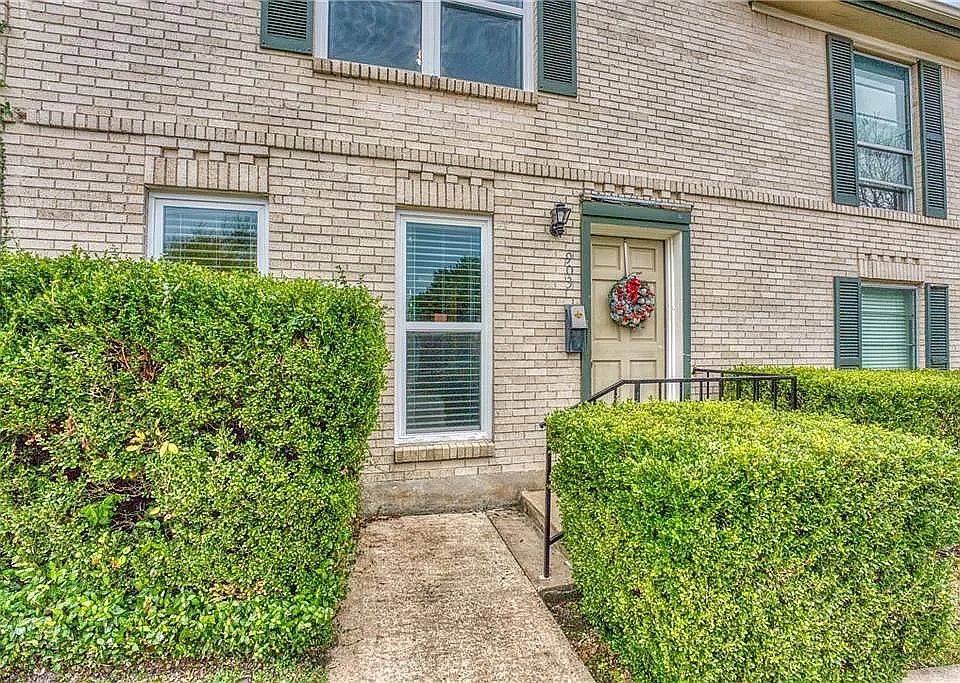 Front of Townhouse Exterior