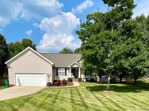 1250 Glory Ct, Oakboro, NC 28129