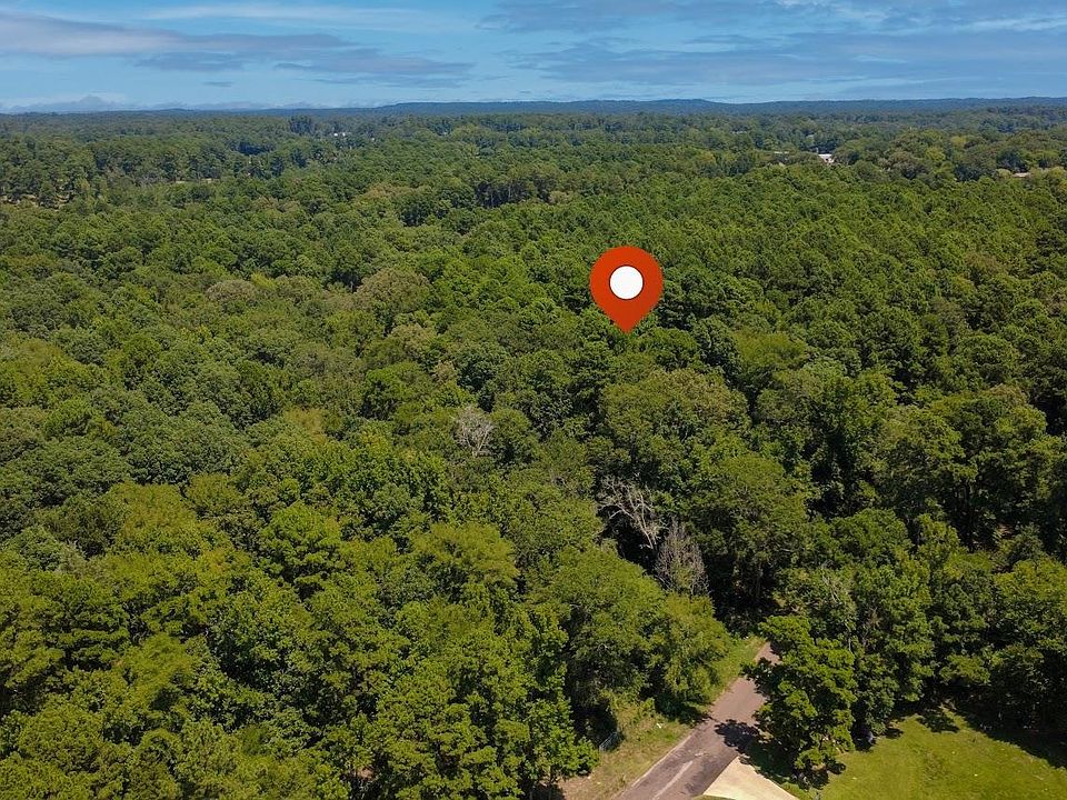 1st image of 404 Country Club Rd
