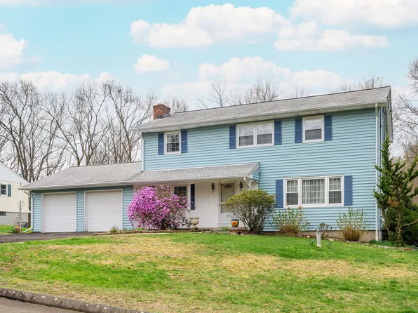 3 Mohawk Circle, Danbury, CT 06811