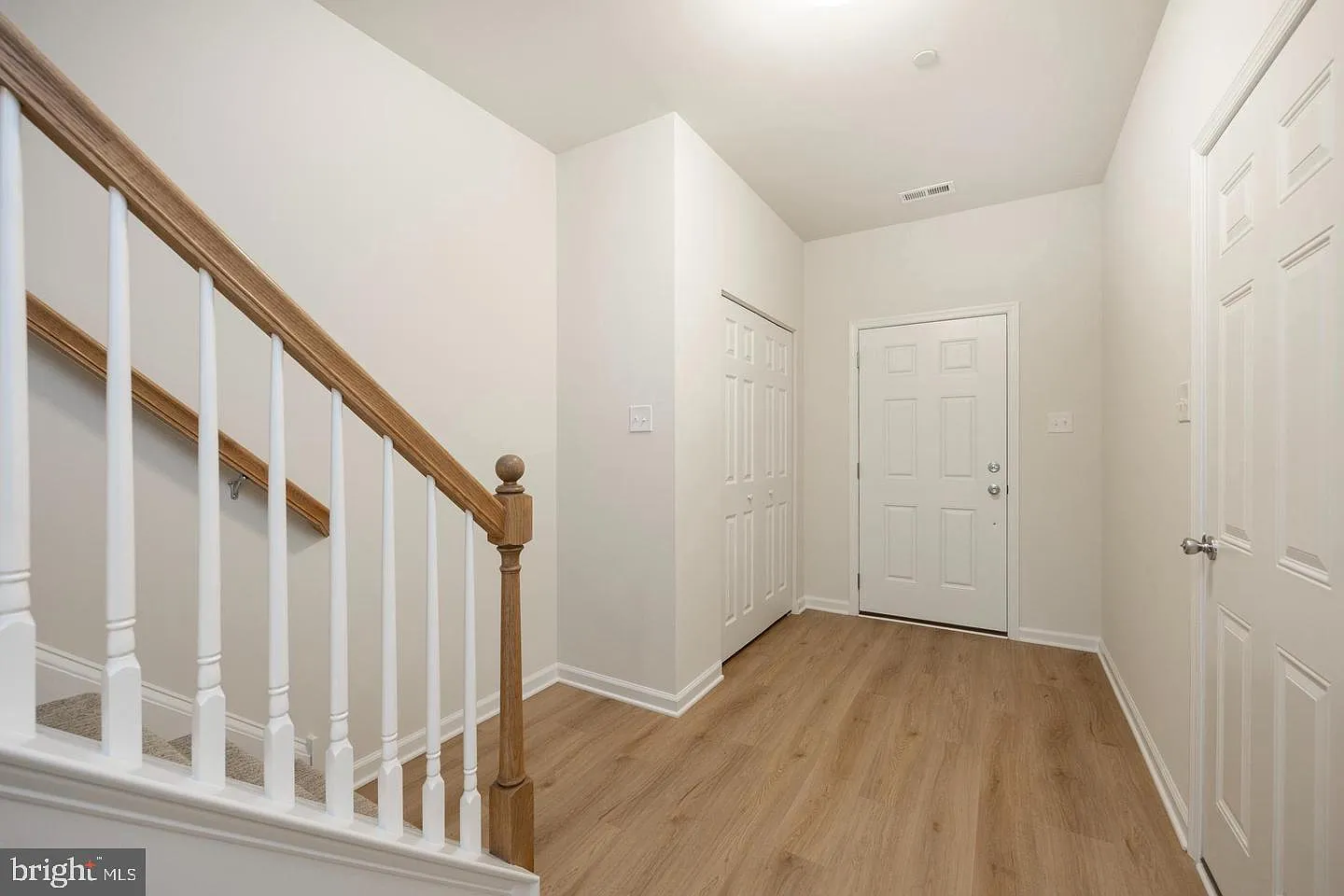 3 bed, 2.5 bath, 2178 sqft, $3,100 — Photo 2